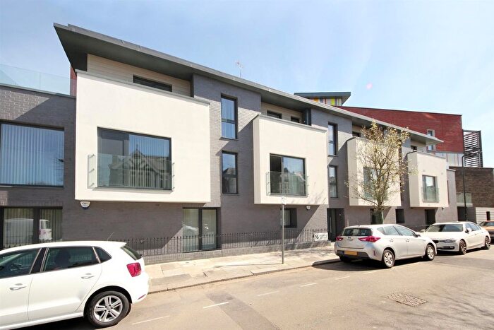 1 Bedroom Flat To Rent In Denehurst Gardens, W3