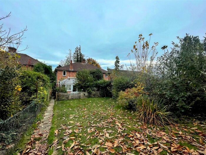 3 Bedroom Terraced House To Rent In Farnborough Road, Farnham, GU9
