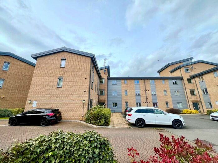 2 Bedroom House To Rent In Old Towcester Road, Northampton, NN4