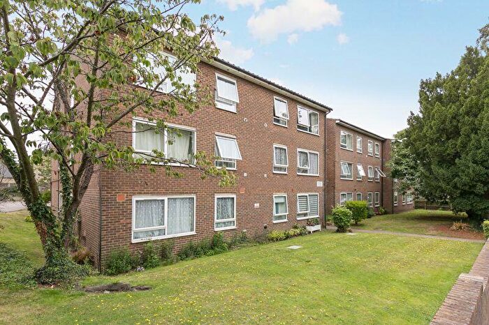 2 Bedroom Flat To Rent In Canning Road, East Croydon, CR0