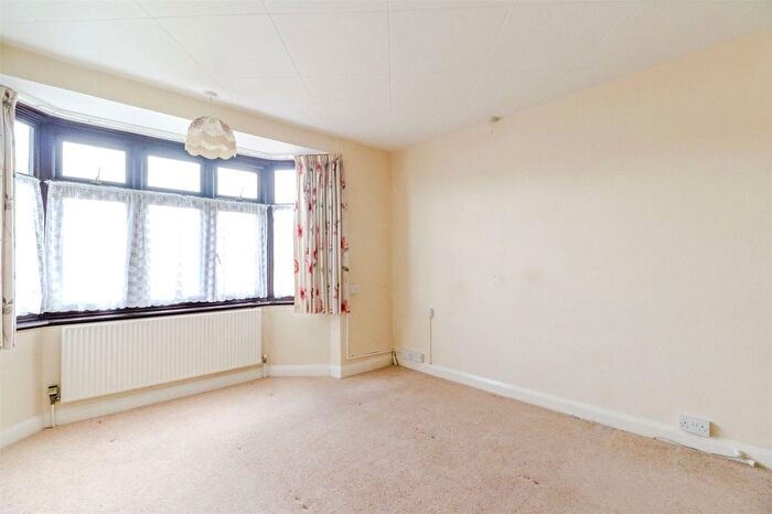 3 Bedroom Terraced House For Sale In Carnarvon Avenue, Enfield, Middlesex, EN1