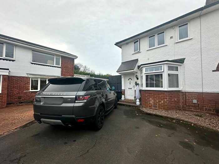 3 Bedroom Semi-Detached House To Rent In Lanchester Road, Kings Norton, B38