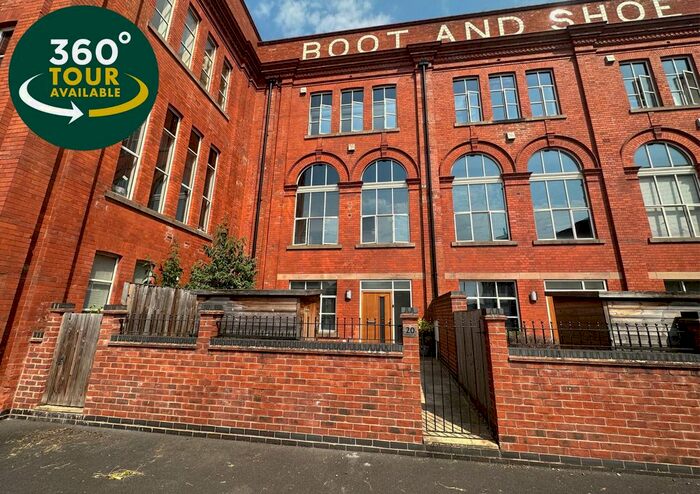 3 Bedroom Town House To Rent In Wheatsheaf Way, Knighton Fields, Leicester, LE2