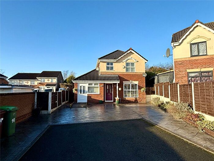 4 Bedroom Detached House For Sale In Matthew Close, Oldham, Greater Manchester, OL8