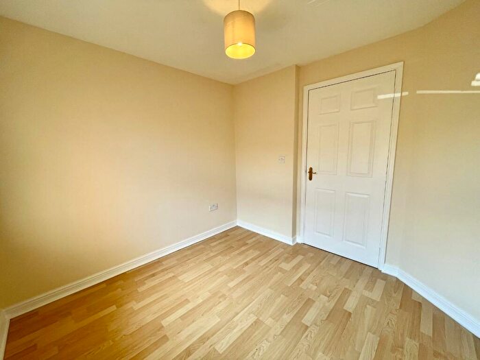 2 Bedroom Apartment For Sale In Royal Court Drive, Bolton, Lancashire, BL1 - Photo 4
