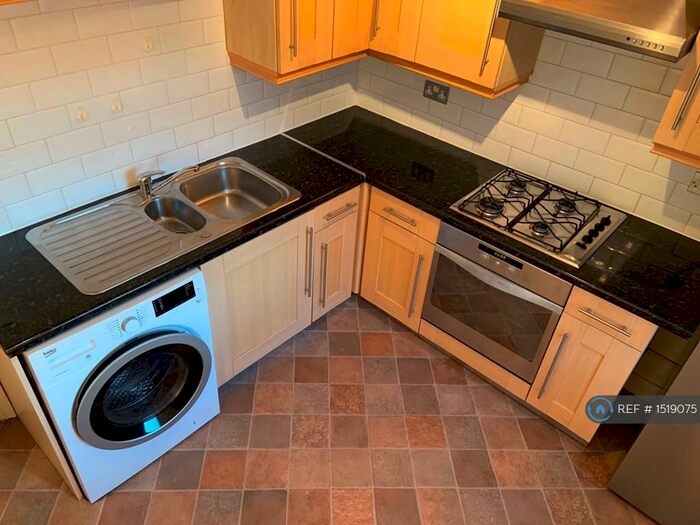 2 Bedroom Flat To Rent In Dragon Parade, Harrogate, HG1