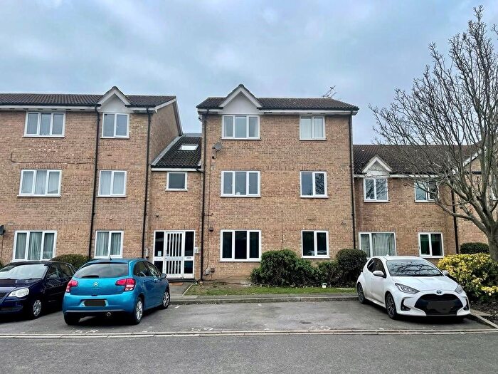1 Bedroom Flat To Rent In Seymour Way, Sunbury, TW16