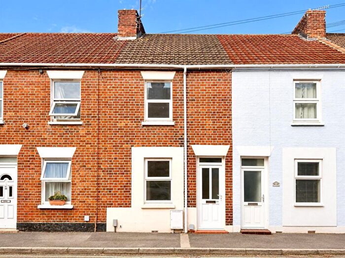 3 Bedroom Terraced House For Sale In Meadow Road, Salisbury, SP2