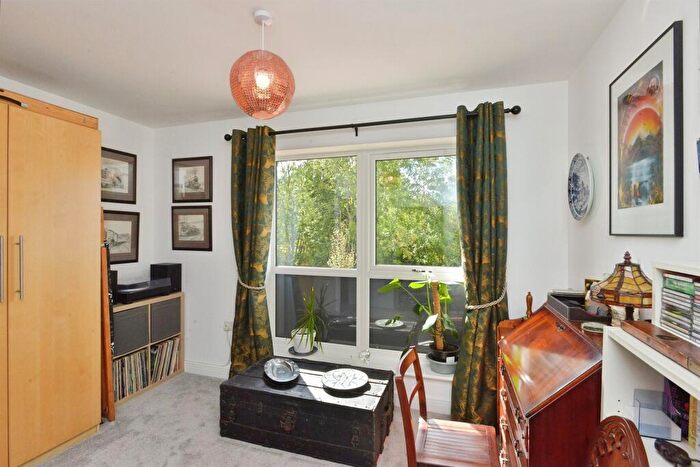 4 Bedroom Detached House For Sale In Montgomery Way, Glebe Farm, Milton Keynes, MK17