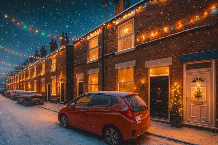 2 Bedroom Terraced House For Sale In South Street, Chester, CH3