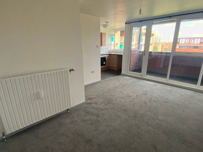 Studio To Rent In Browns Green, Birmingham, B20