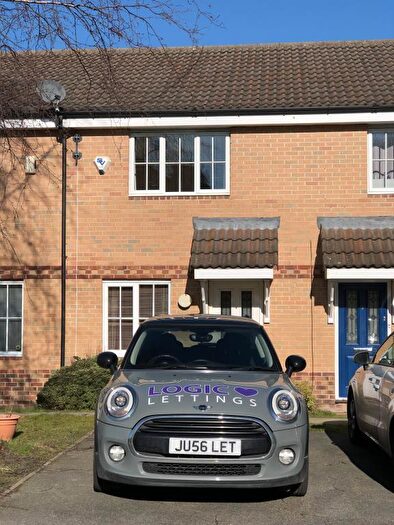 2 Bedroom Semi-Detached House To Rent In Pitchstone Court, Leeds, West Yorkshire, LS12
