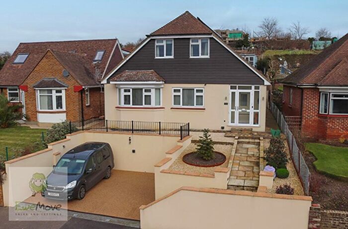 5 Bedroom Detached House For Sale In Broom Hill Road, Strood, Rochester, ME2
