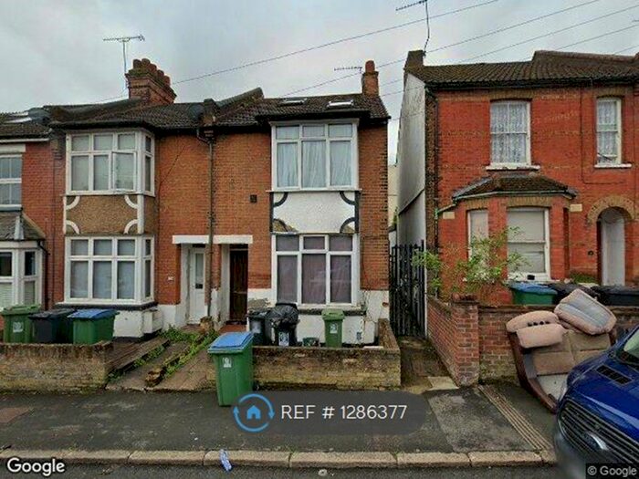 2 Bedroom Flat To Rent In Liverpool Road, Watford WD18