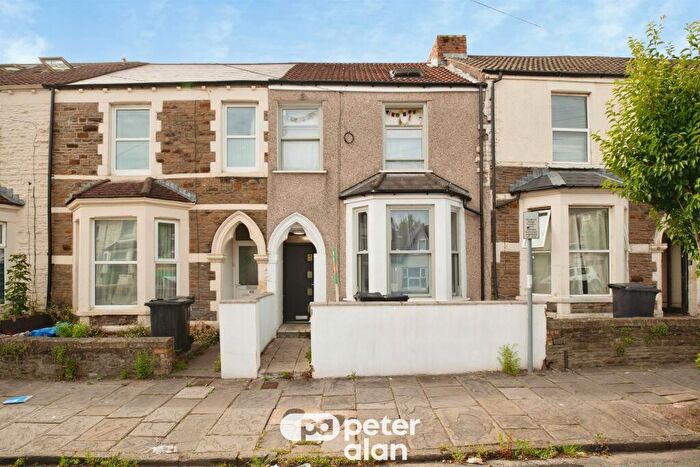 2 Bedroom Maisonette For Sale In Llantrisant Street, Cardiff, CF24