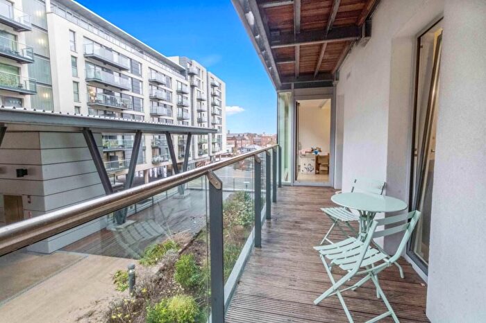 1 Bedroom Flat To Rent In Cardinal Building, Station Approach, Hayes. Fd., UB3