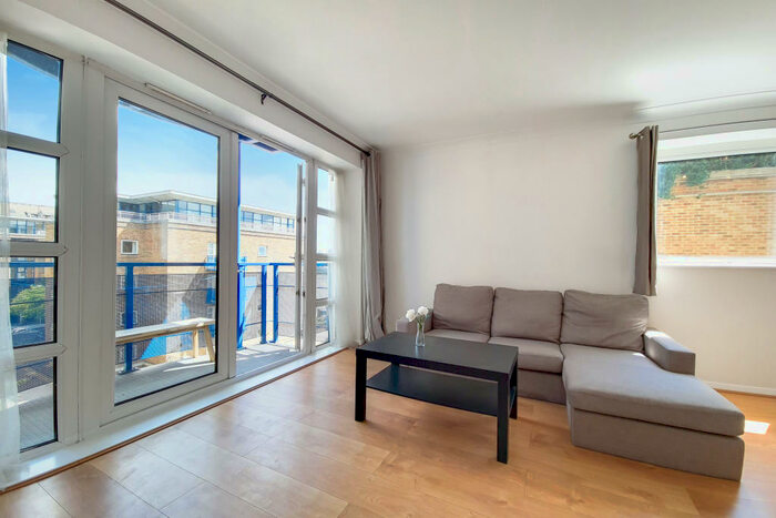 2 Bedroom Apartment To Rent In Jardine Road, London, E1W