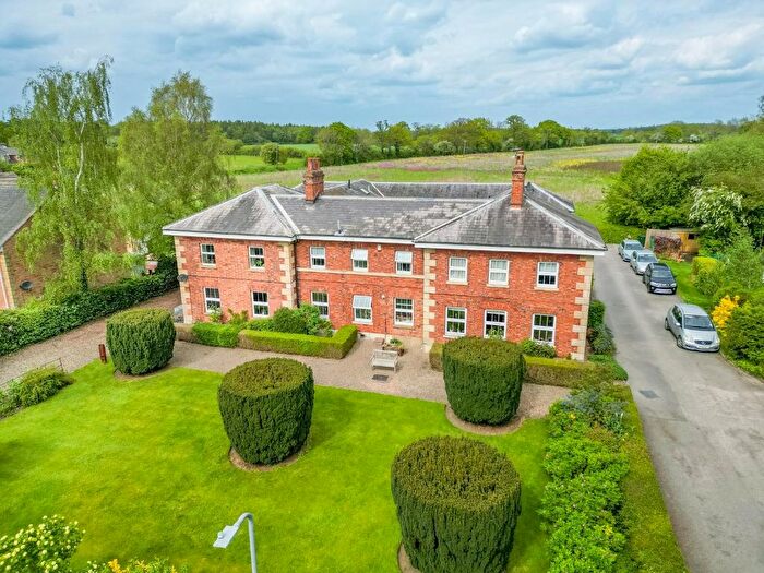 2 Bedroom Flat For Sale In Skipwith Road, Escrick, York, YO19