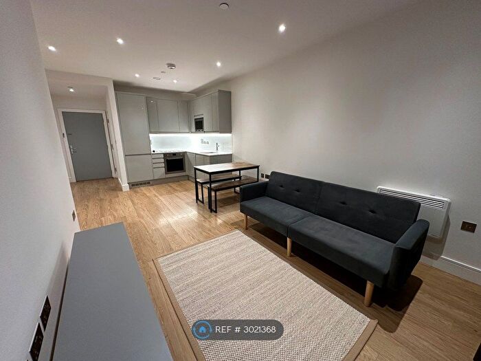 1 Bedroom Flat To Rent In West Timber Yard, Birmingham, B5
