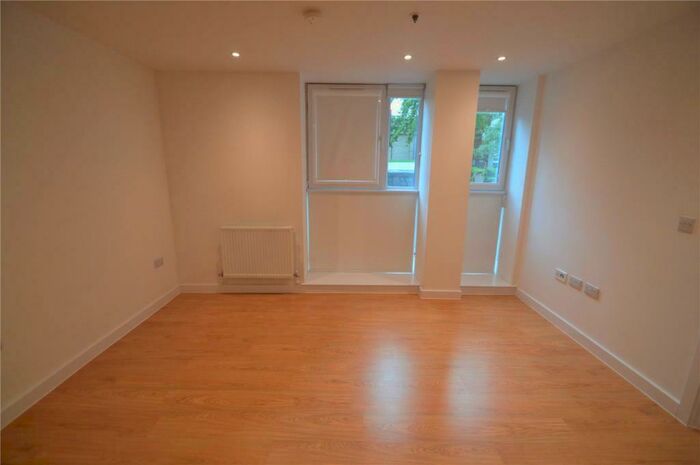 2 Bedroom Apartment To Rent In Canterbury House, Sydenham Road, East Croydon, CR0