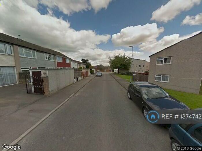 4 Bedroom Semi-Detached House To Rent In Baildon Place, Leeds, LS14