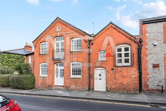 1 Bedroom Apartment To Rent In St. Johns Hill, Reading, Berkshire, RG1