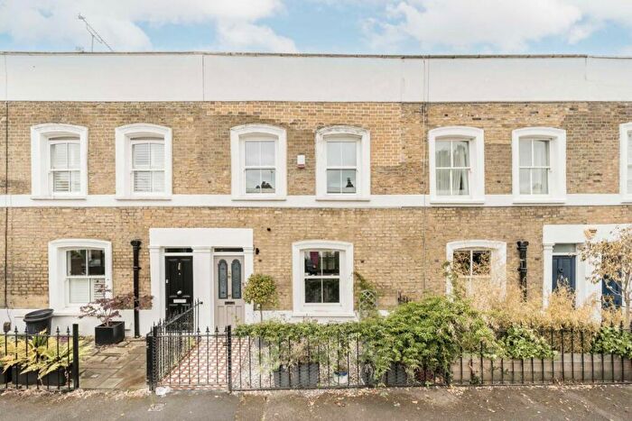 3 Bedroom House To Rent In Baring Street, Islington, N1