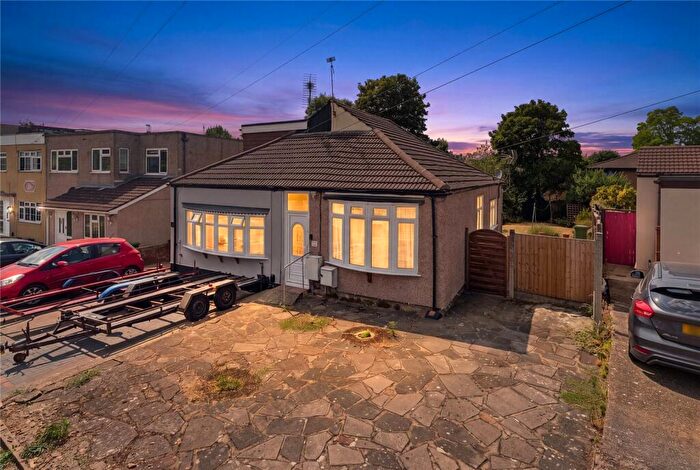 2 Bedroom Bungalow For Sale In Sandown Avenue, Hornchurch, RM12