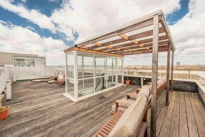 3 Bedroom Flat To Rent In Peterborough Road, Parsons Green, London, SW6