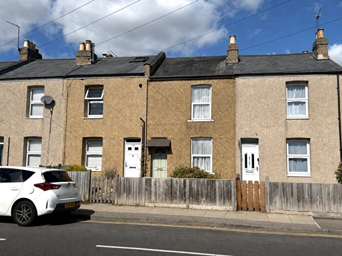 2 Bedroom Terraced House For Sale In Mays Lane, Barnet, EN5