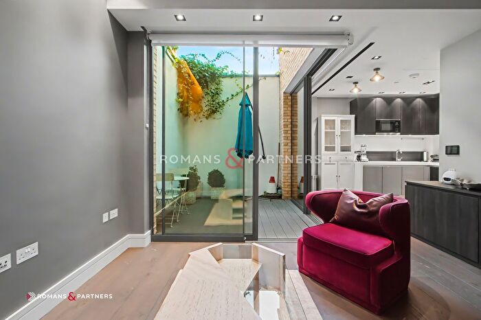 2 Bedroom Town House To Rent In The Garden, Young Street, Kensington, W8