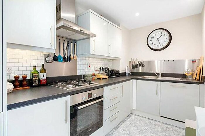 2 Bedroom Flat To Rent In Pancras Way, Bow, London, E3