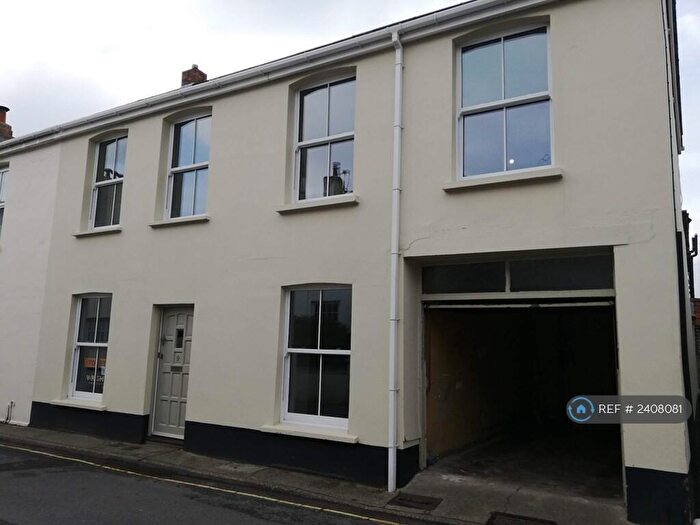 1 Bedroom Flat To Rent In East Street, Braunton, EX33