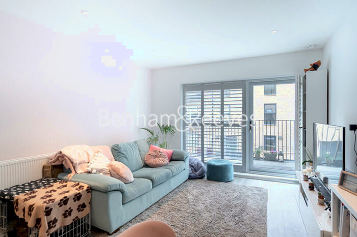 2 Bedroom Apartment To Rent In Brunwell Avenue, Woolwich, SE18