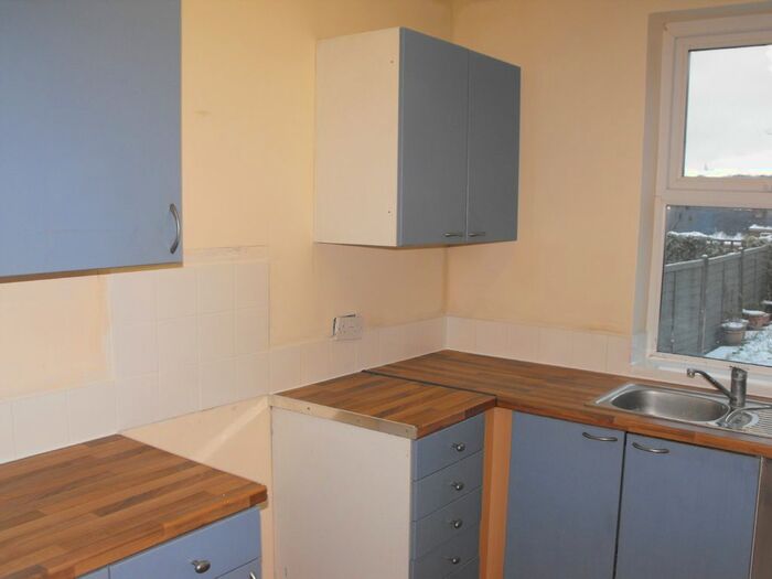 3 Bedroom Terraced House To Rent In Dowdeswell Street, Chesterfield, S41