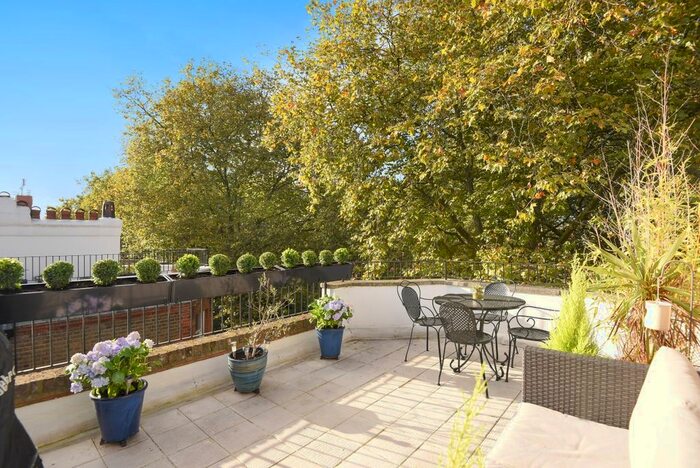 2 Bedroom Flat To Rent In Bramham Gardens, London, SW5