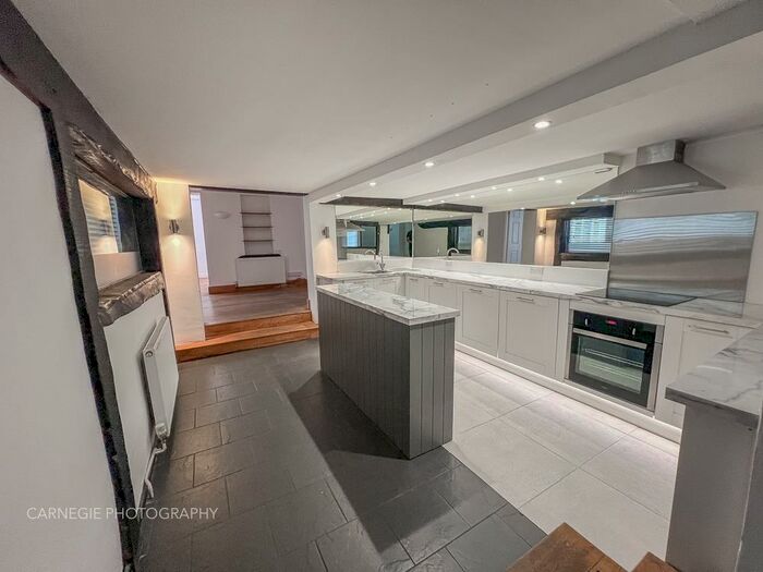 2 Bedroom Apartment To Rent In Burnham Green Road, Welwyn, AL6