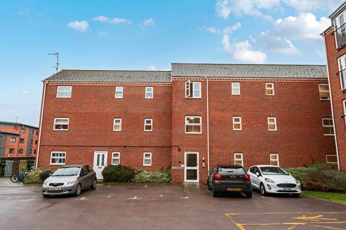 2 Bedroom Flat To Rent In Banbury, Oxfordshire, OX16