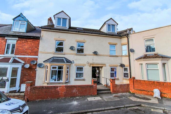 1 Bedroom Flat To Rent In Shelley Street, Town Centre, Swindon, SN1