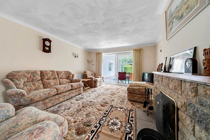 3 Bedroom Bungalow For Sale In Russell Avenue, Swanage, BH19 - Photo 10