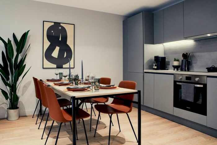 3 Bedroom Apartment To Rent In Solasta Riverside, Clyde Place, Glasgow, G5