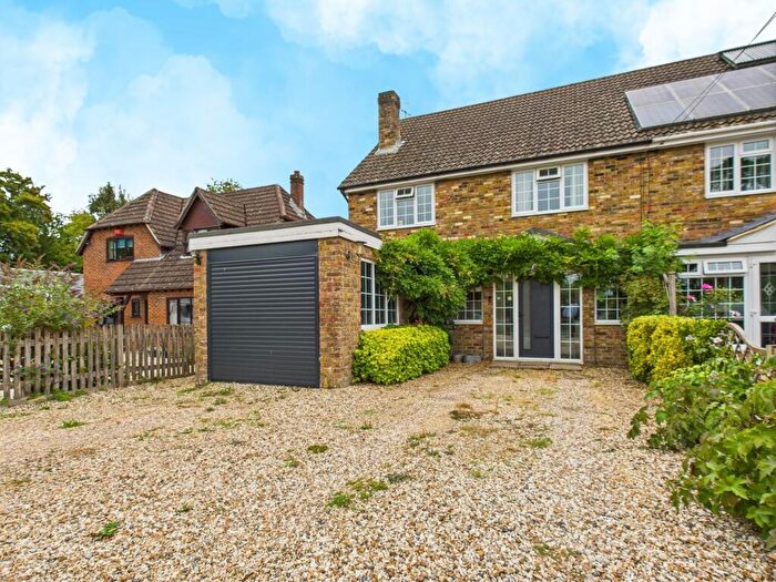 4 Bedroom Semi-Detached House For Sale In Silchester Road, Little London, RG26