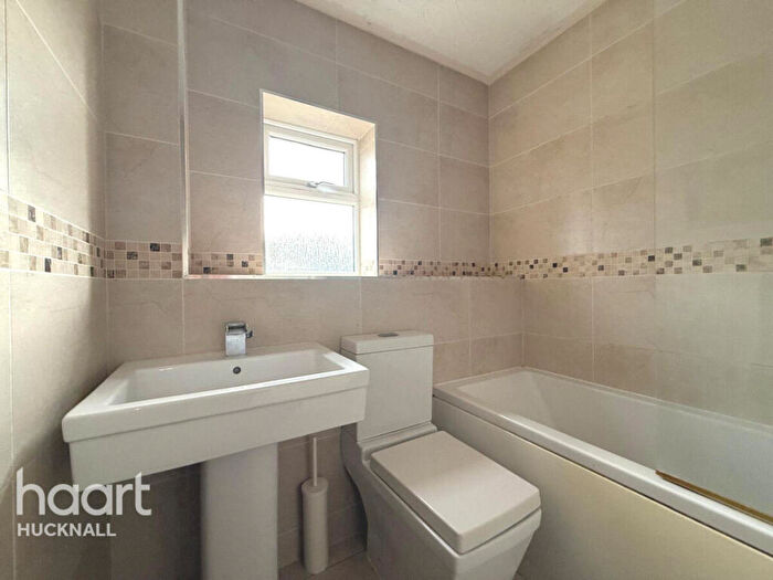 3 Bedroom Semi Detached House For Sale In Leen Valley Way, Nottingham, NG15