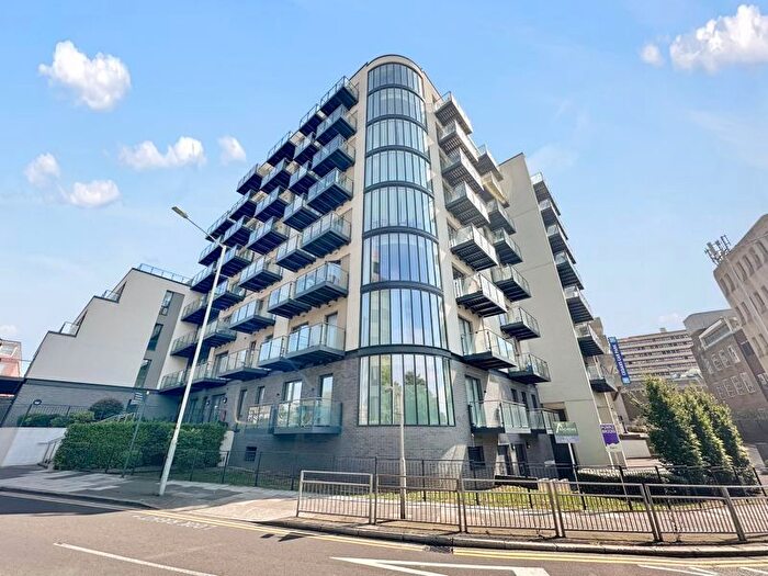 1 Bedroom Flat To Rent In Panorama Apartments, Harefield Road, Uxbridge, UB8