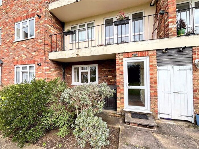 1 Bedroom Flat For Sale In Honours Mead, Howard Agne Close, Bovingdon, Hemel Hempstead, HP3
