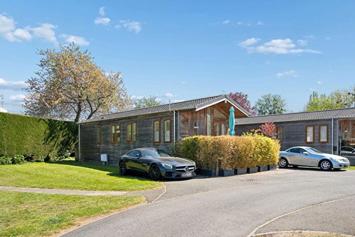 2 Bedroom Property For Sale In Harleyford Estate, Marlow, SL7