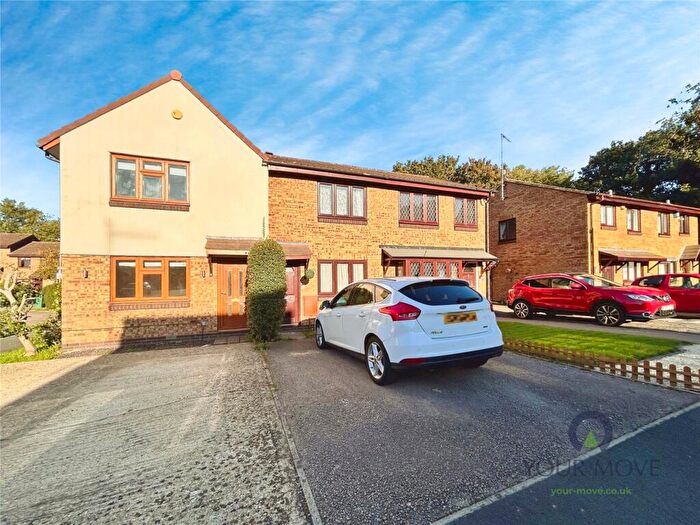 2 Bedroom Terraced House To Rent In Hunters Oak, Hemel Hempstead, Hertfordshire, HP2