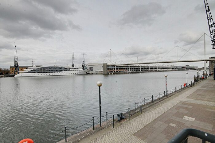 2 Bedroom Flat To Rent In Fairfax Mews, London, E16