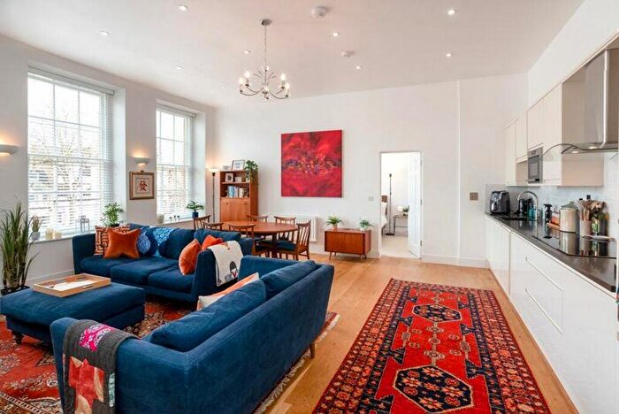 2 Bedroom Apartment To Rent In South Bar Street, Banbury, Oxfordshire, OX16