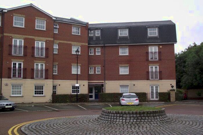 2 Bedroom Flat To Rent In Queensberry Place, Manor Park, E12